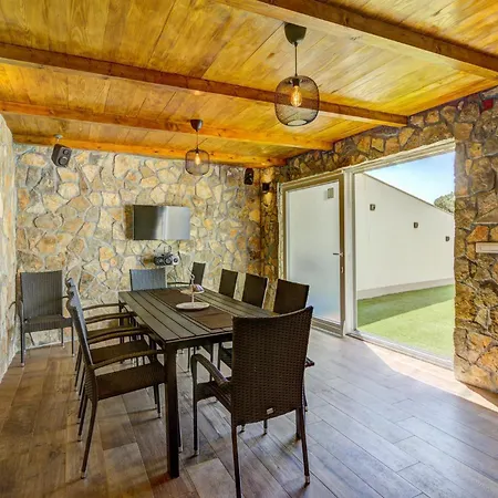 Gorgeous In *